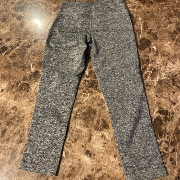 Aritzia TNA Leggings - Picture 2 of 4